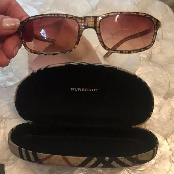 BURBERRY Authentic Unisex Sunglass Frames - PLUS Case & Cleaning Cloth! - Picture 1 of 14